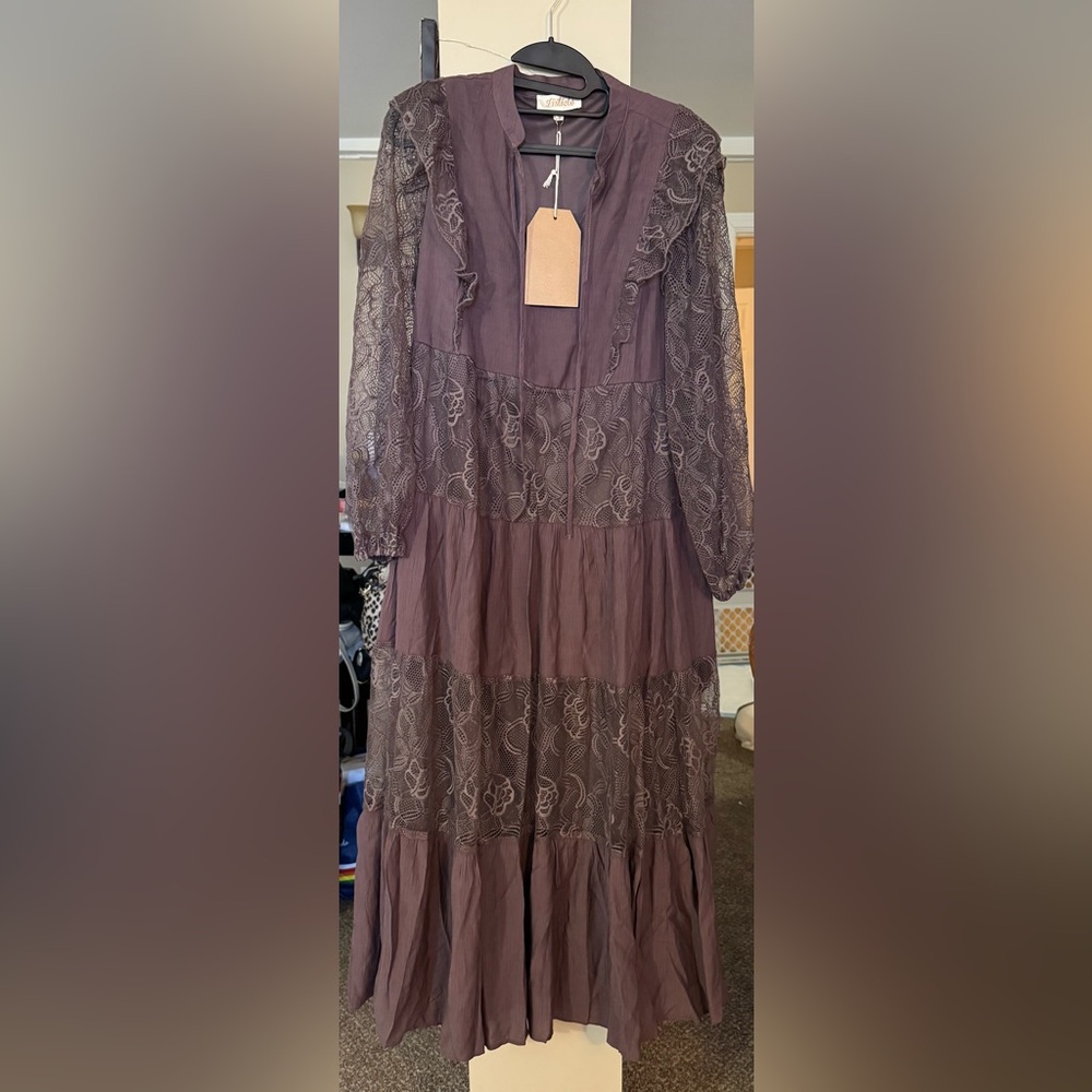 Elegant Lace Overlay Dress in Brown - Picture 4 of 5
